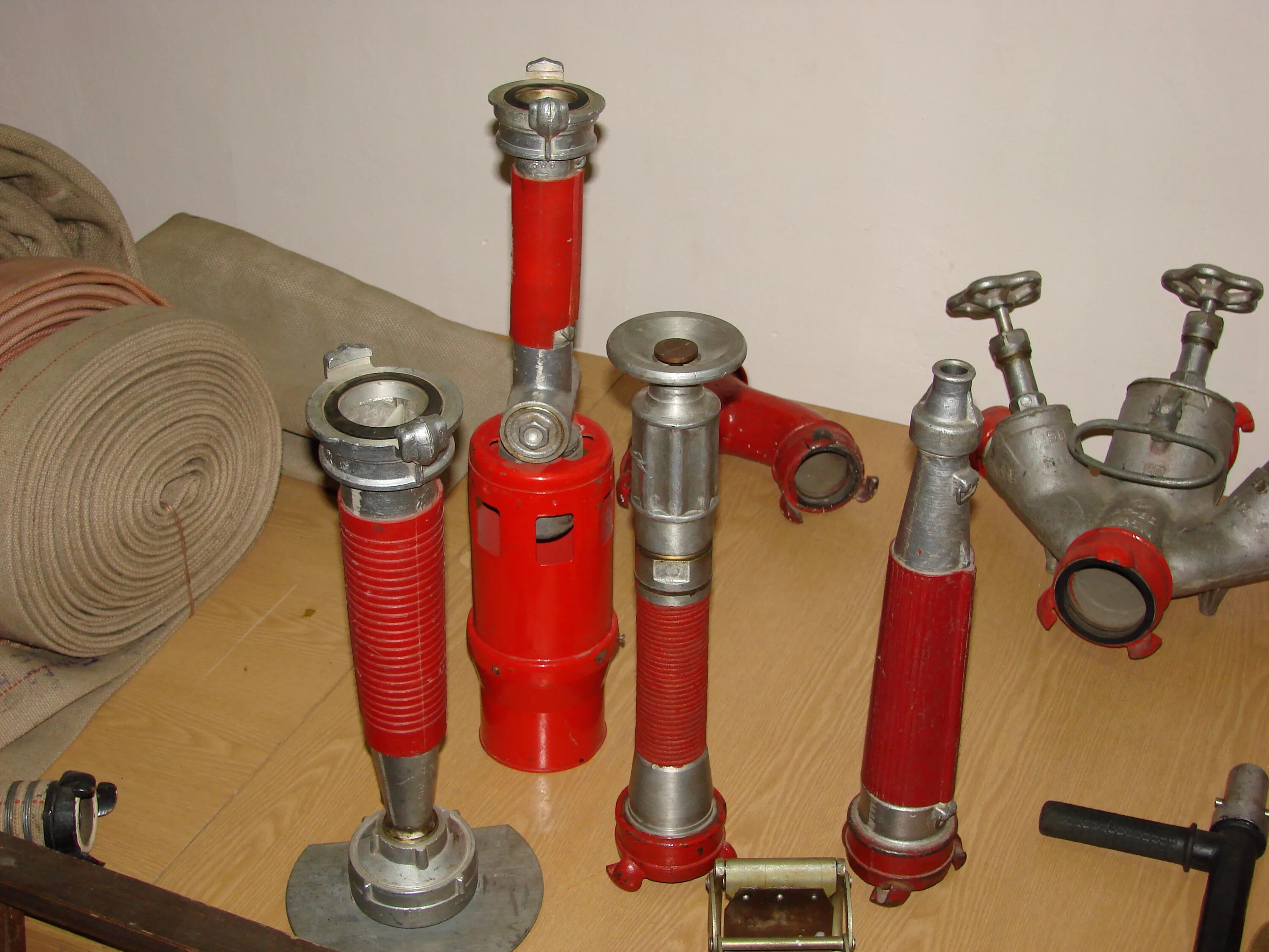 Пожарный шланг. Ствол пожарный ручной перекрывной универсальный модель tspr 2950 en. Брансбойд. Пожарный ствол оптрапонс 500. Брансбойд.