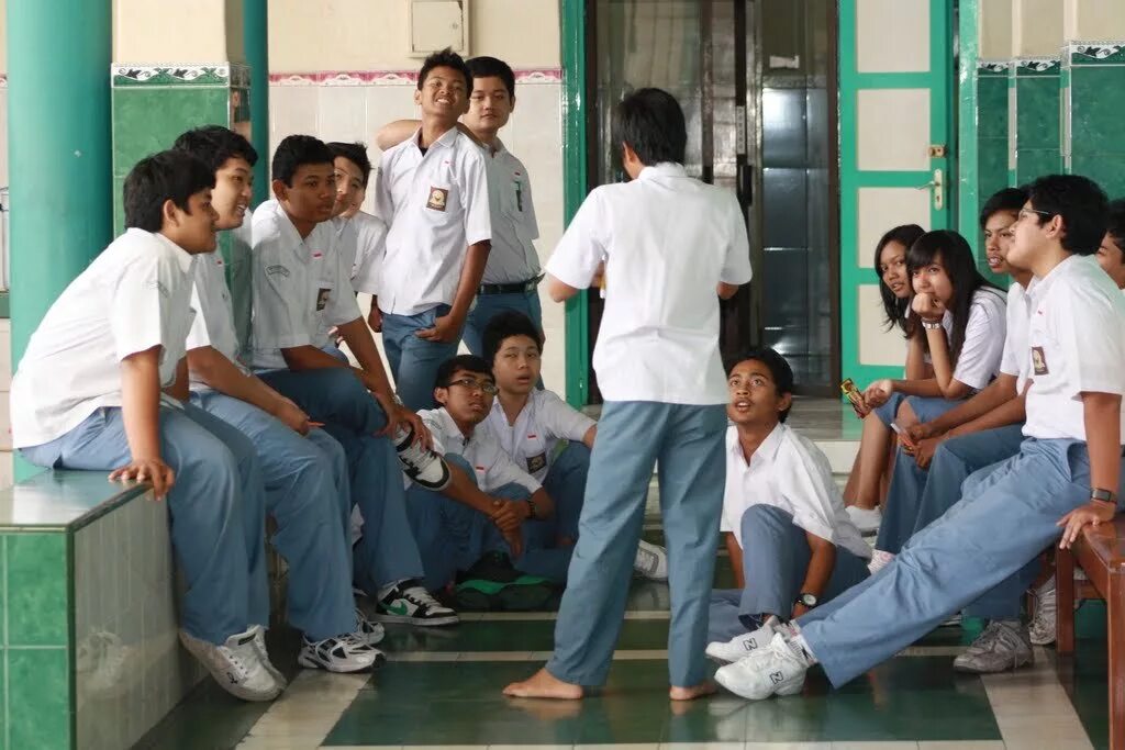 Anak pelajar. Sma Shamsuddiniah.