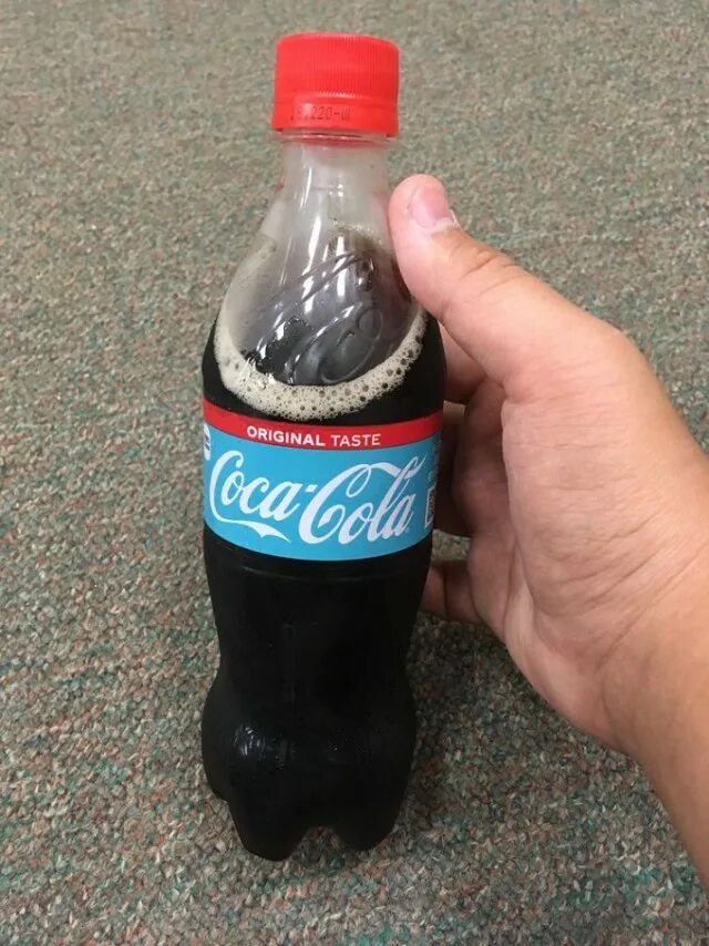 Пепси кола. Кока кола банка. Синяя кола. Coca cola синяя. Синяя кола.