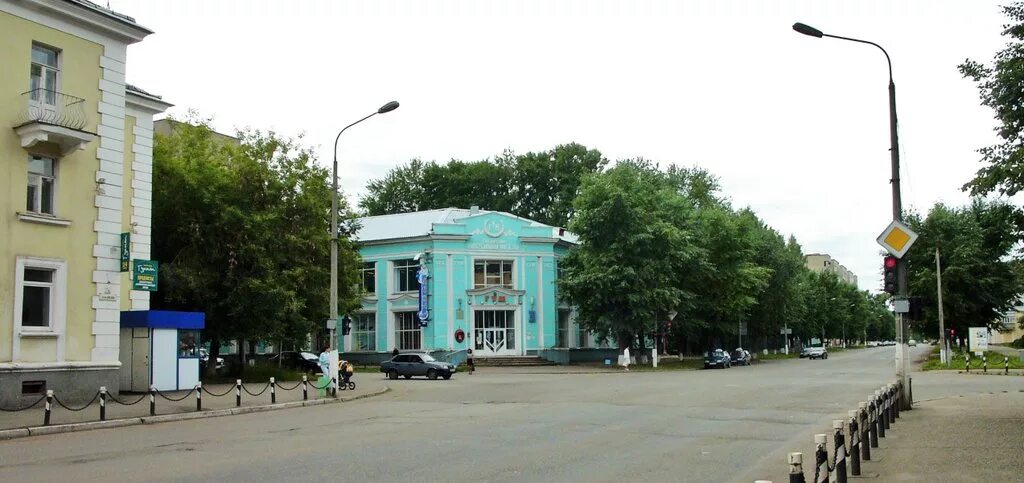 Потолки комфорт плюс. Глазов улица комсомольская 16. Глазов ул парковая 36а. Ул. Парковая 36а глазов.