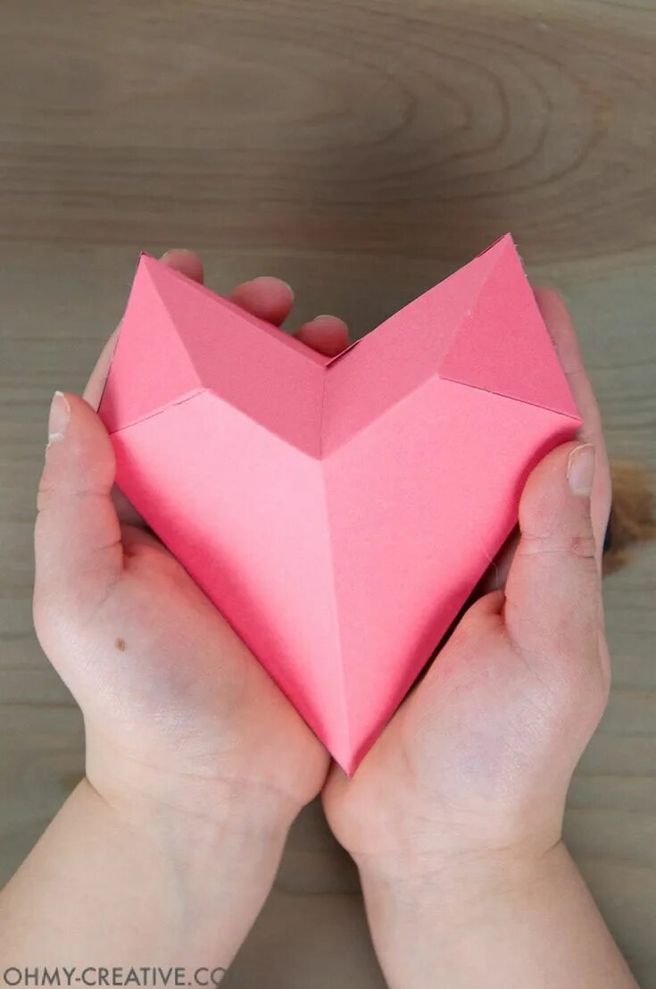 Подарки оригами своими руками. Оригами. Сердечко из бумаги. Подарок в виде сердечка из бумаги. Оригами сердце из бумаги.