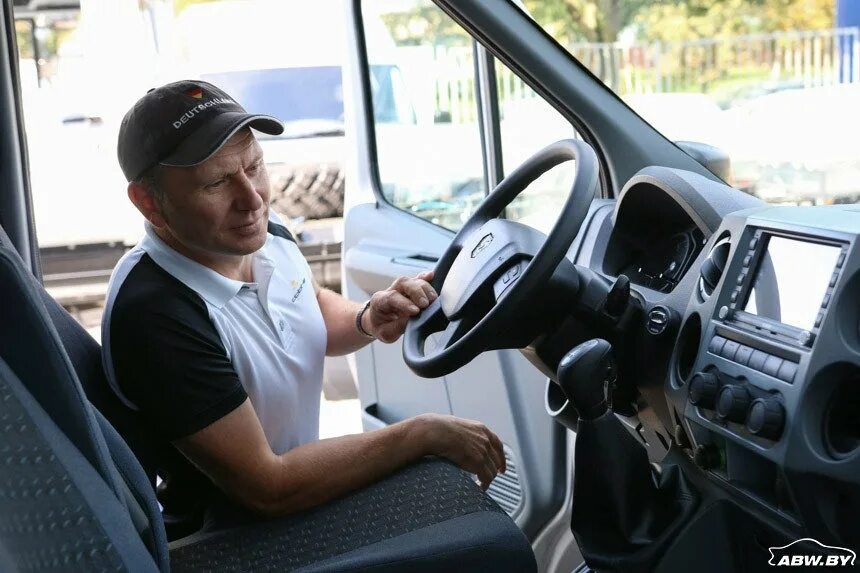 Водитель газели. Водитель газель прямой работодатель. Водитель газель прямой работодатель. Водитель газель next 2017г. Водитель газели.