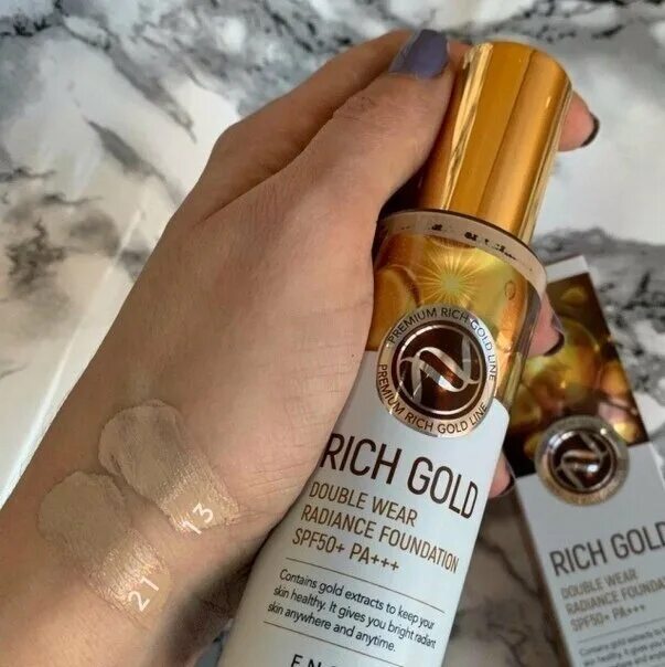 Rich gold крем. Enough основа тональная с золотом Rich Gold Double Wear Radiance Foundation #13. Основа тональная с золотом Rich Gold Double Wear Radiance Foundation #13 100 мл. Тональная основа enough Rich Gold Double Wear Radiance spf50. Тональный крем с золотом enough Rich Gold Double Wear Radiance Foundation spf50+ pa+++ (тон № 13).