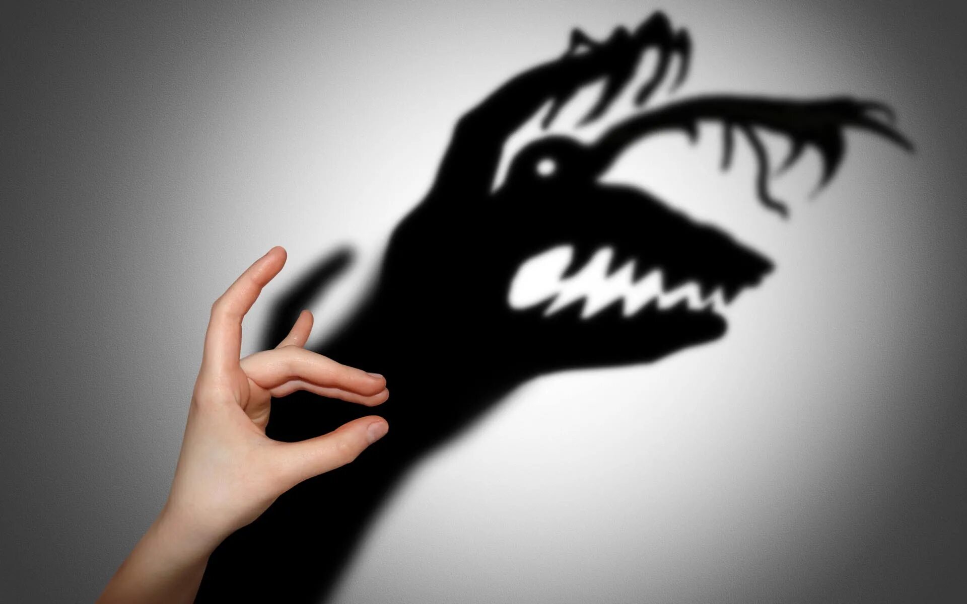 тревога в голове. виноватый человек. страх охватывает его. страдание. препятствия и возможности.