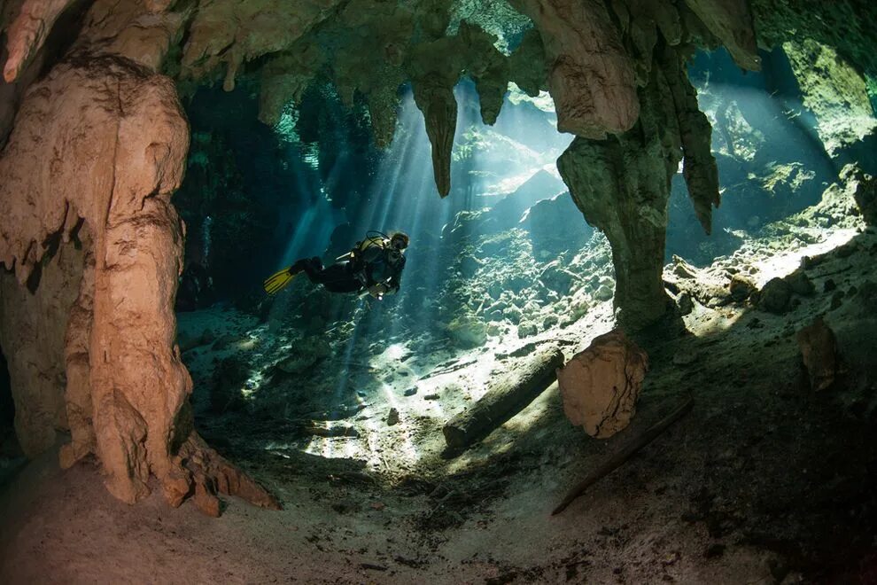 Cave v. Балаклава дайвинг пещера дракона. Мексика Сеноты дайвинг. Подводные пещеры Крыма. Кабо Верде подводный мир.