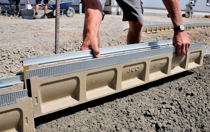 Multi line. Водоотводной лоток aco drain. лоток aco multiline l 1000. террасный лоток aco drain. рама щелевая асо drain multiline v100.