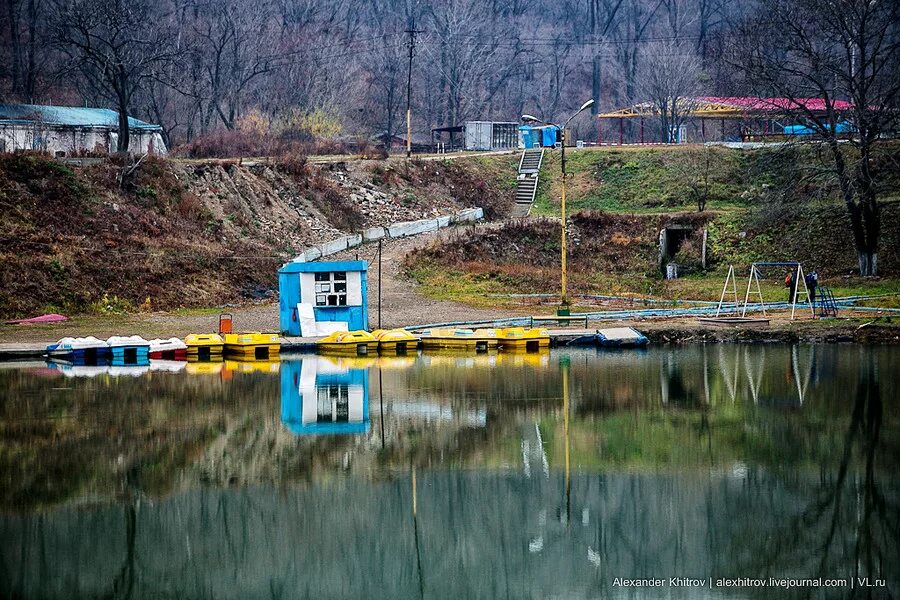 Луговая страна. Парк на Луговой Владивосток. Парк минного городка. Парк озера Владивосток. Минный городок Владивосток.