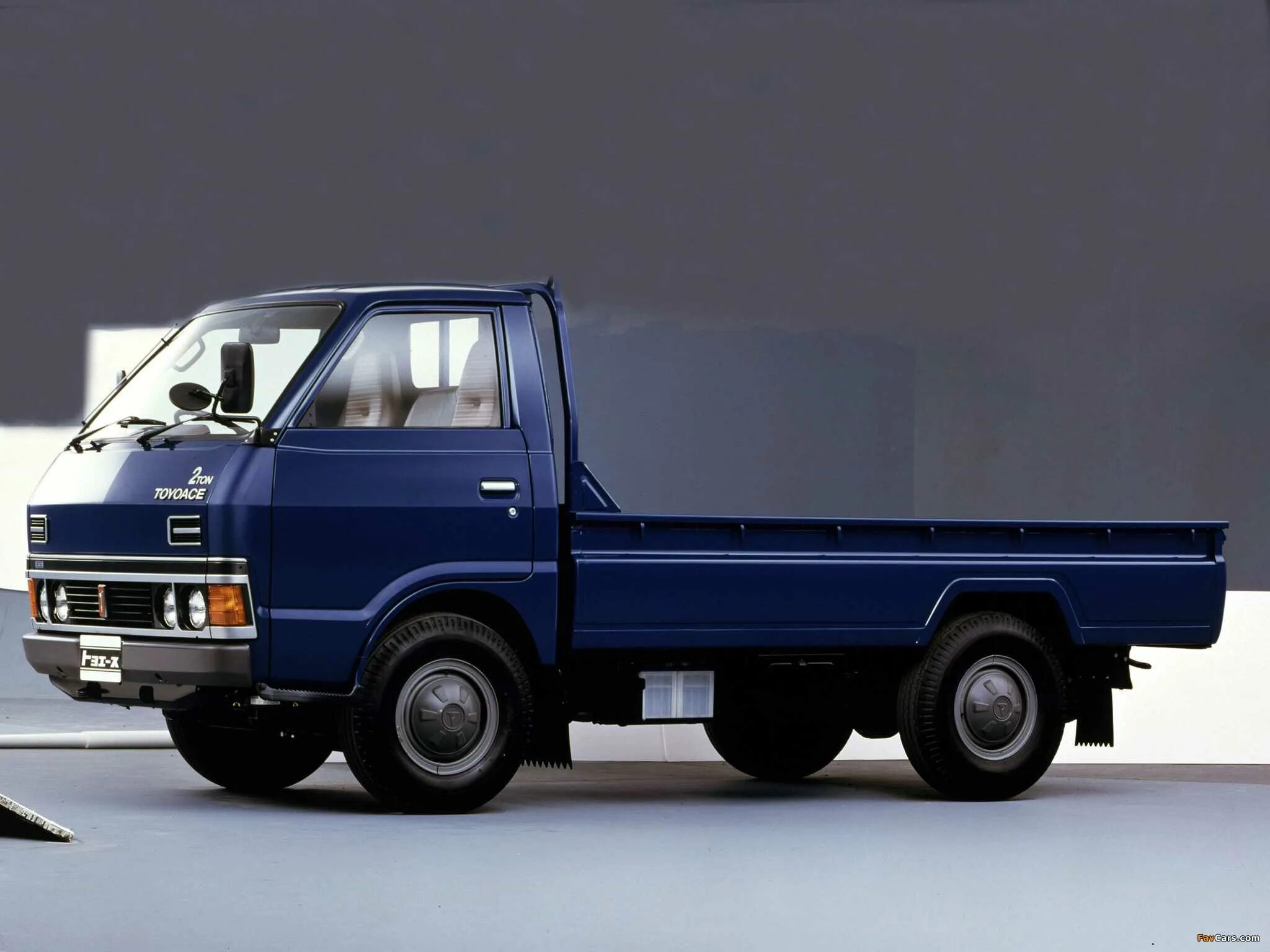 Тойота тойоайс грузовик. Toyota TOYOACE. Грузовая Toyota TOYOACE. TOYOACE Toyota TOYOACE грузовик. Toyota TOYOACE 1985.