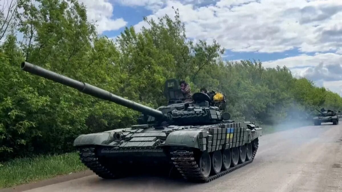 Польша отправила на украину. Польские т-72м1 на Украине. Украинские танки. Польский т 72. Танки Польши.