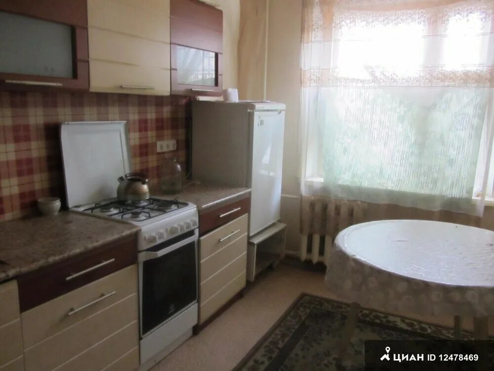 Горького 25/1 киров. Ленинградские квартиры. Снять квартиру ленинградская область кировский. Киров снять комнату на длительный срок от собственника киров. Комната конева 11 фото.