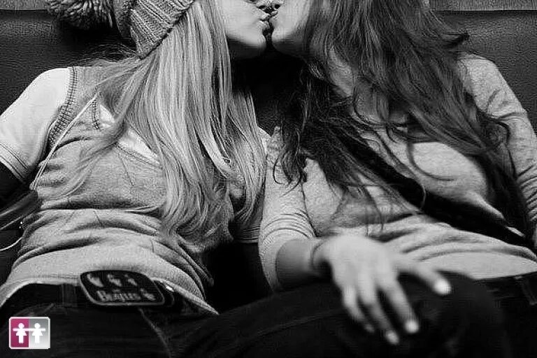 Кэндис свейнпол брюнетка. Фотосессия двух девушек. Фотосессия двух девушек. Подруга. Две девушки блондинка и брюнетка.