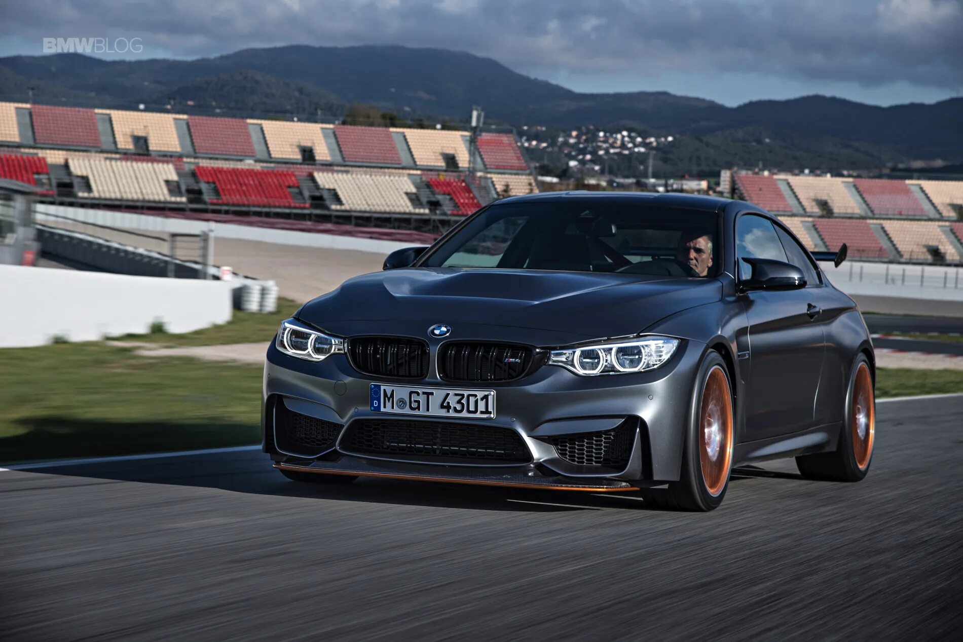 Опубликованы "шпионские" снимки нового BMW M4 CS 2021