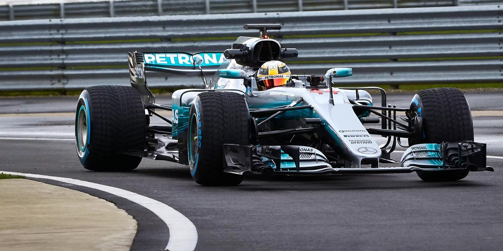 Mercedes f1 w08. Mercedes-AMG f1 w08. Mercedes AMG Petronas f1. Mercedes f1 2017.