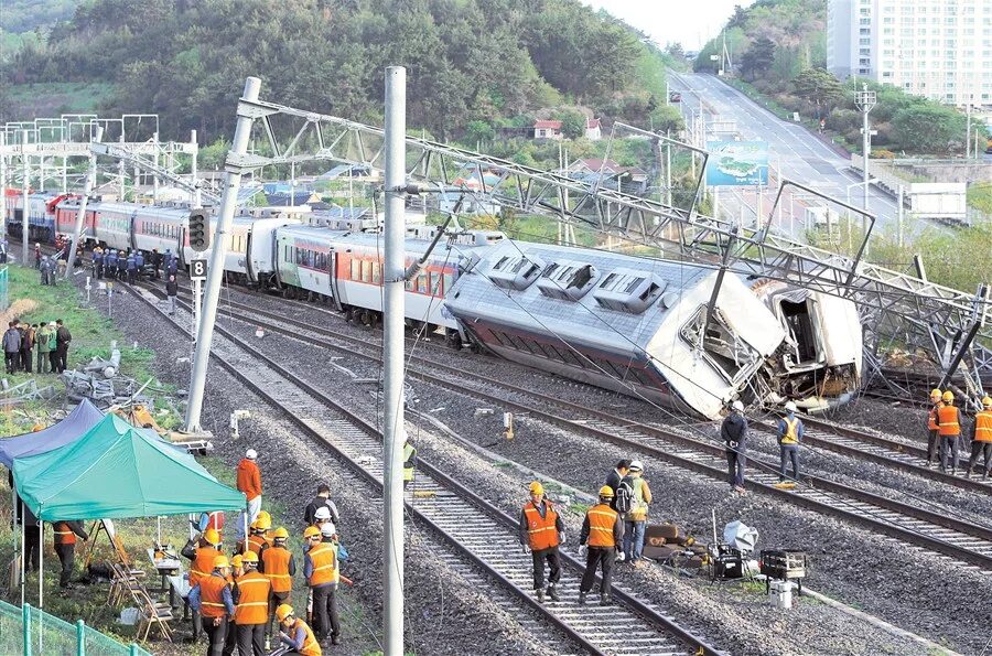 корейские поезда ktx кабины. корейский поезд ktx. поезда южной кореи korail. Korea train. Korail ktx.