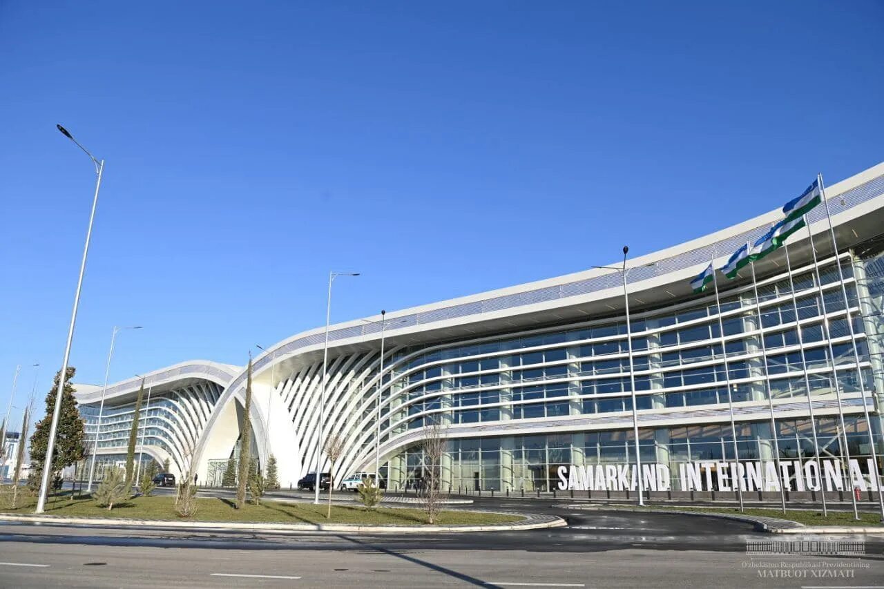 Samarqand aeroporti самарканд аэропорты. Аэропорт узбекистана самарканд. Аэропорт самарканд новый. Новый аэропорт самарканд 2021. Международный аэропорт самарканд.