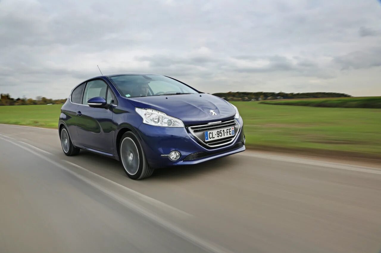 208 2015. Peugeot 208 2015. пежо 208 1.6. peugeot 208 platinum. peugeot 208 2015 active.