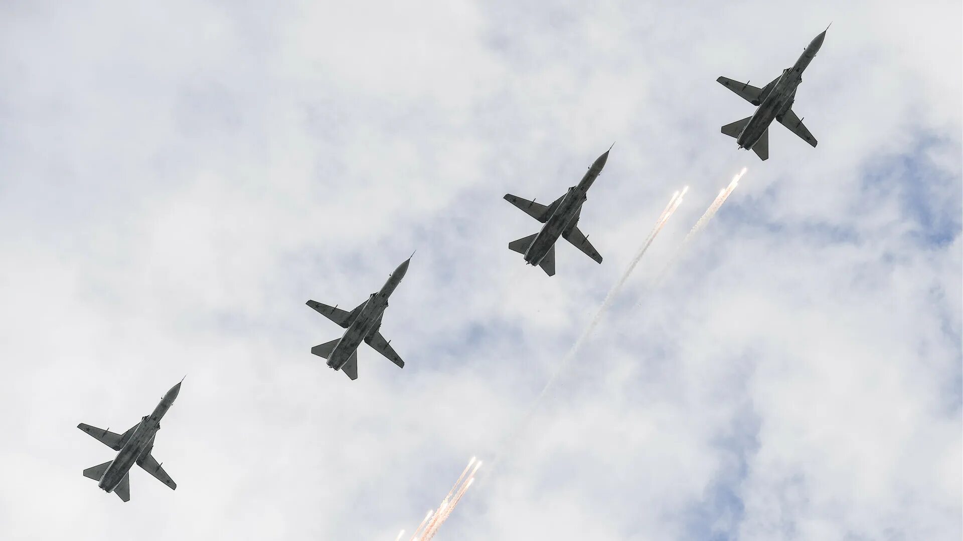 в белгороде летают истребители. над анапой летают истребители. над анапой летают истребители. над анапой летают истребители. как выглядит кукурузник днем в небе из далека.