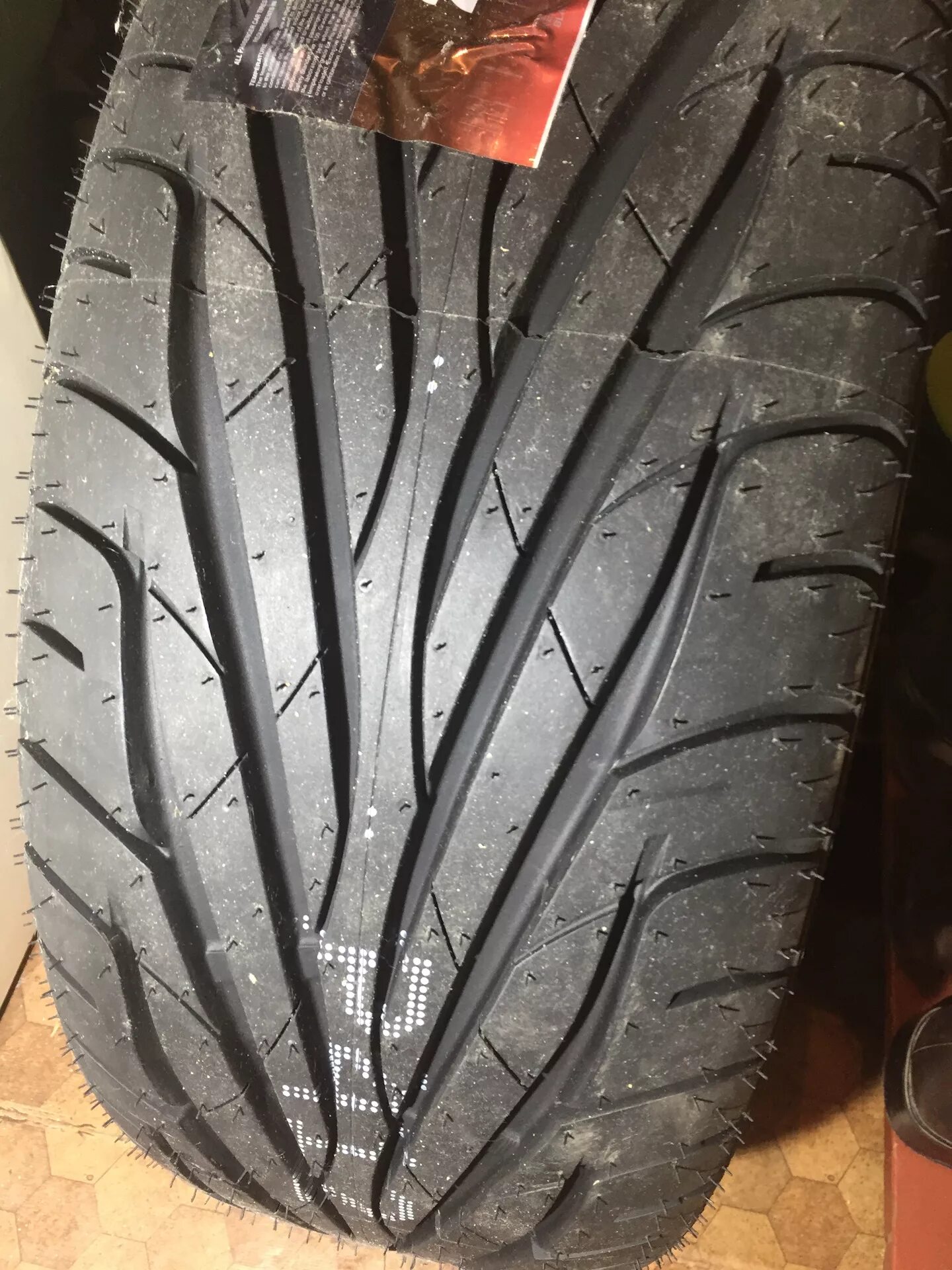 Резина максис лето. Maxxis ma z1. Maxxis ma-z1 Victra 205 45 r17. Резина Максис Виктра ma z1. 225 55 17 Maxxis ma-z1.