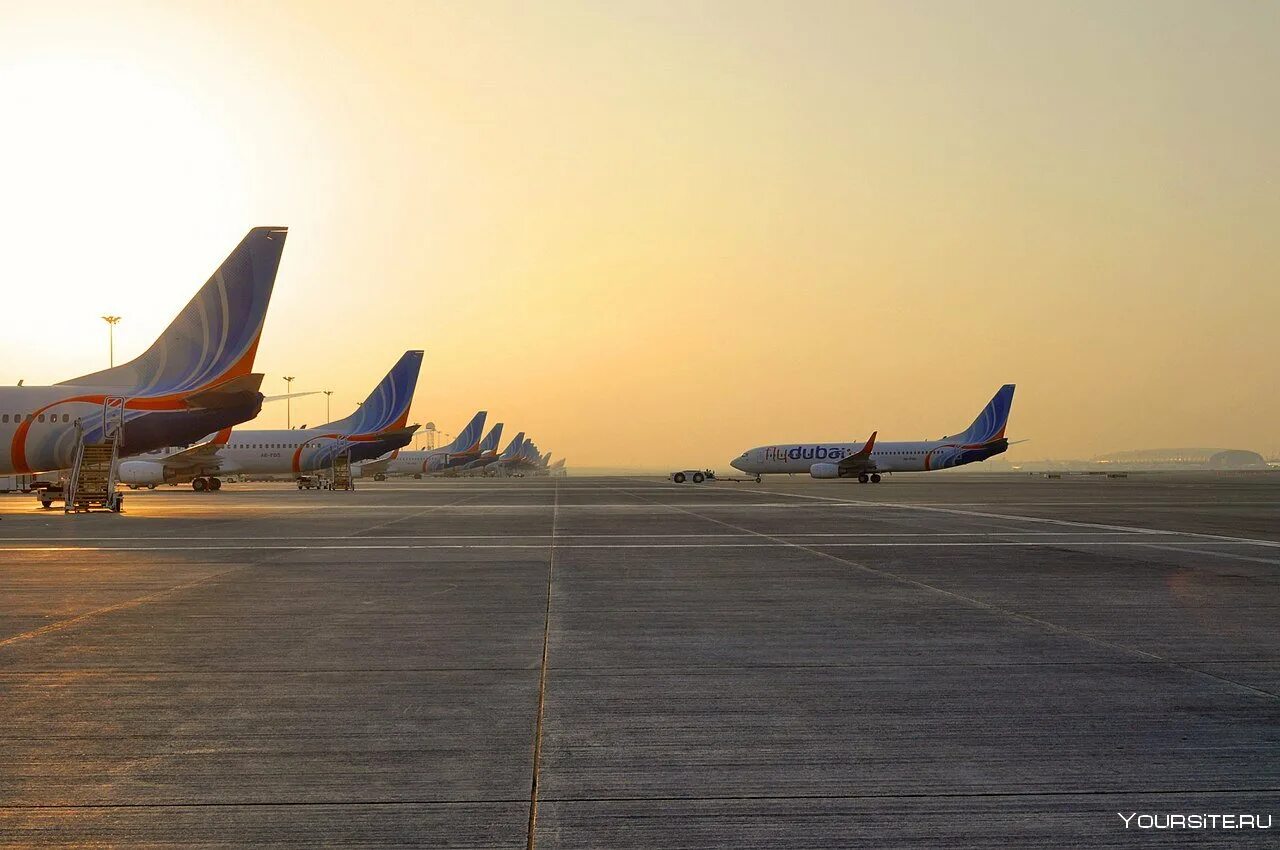 Аэропорт Дубай (Dubai International Airport). Международный аэропорт самолеты Дубай. Аэропорт Дубай flydubai. Terminal 2 Dubai International DXB. Авиарейсы в дубай