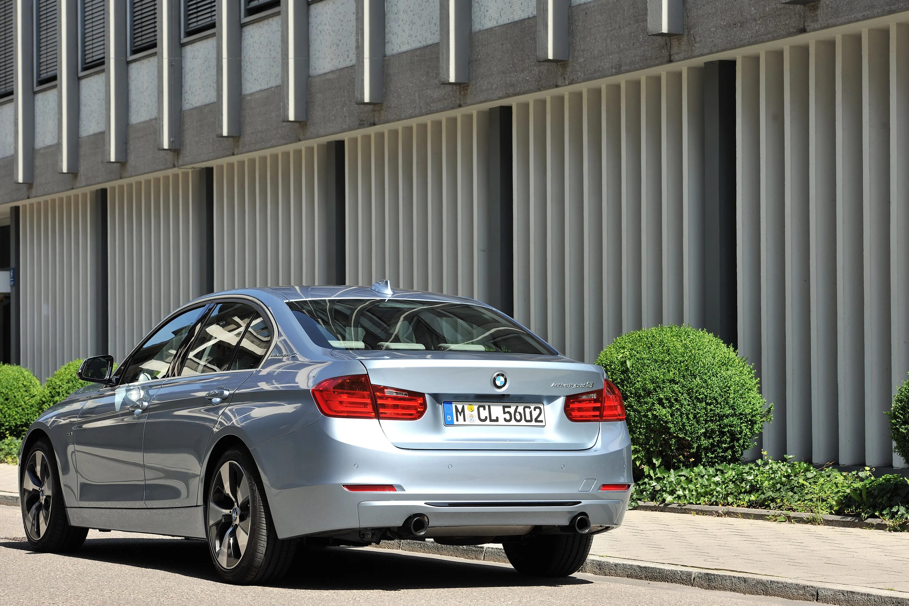Авито бмв 3. Bmw f30 activehybrid 3. бмв f30 2012. bmw 3 f30 2012. bmw activehybrid 3 2013.