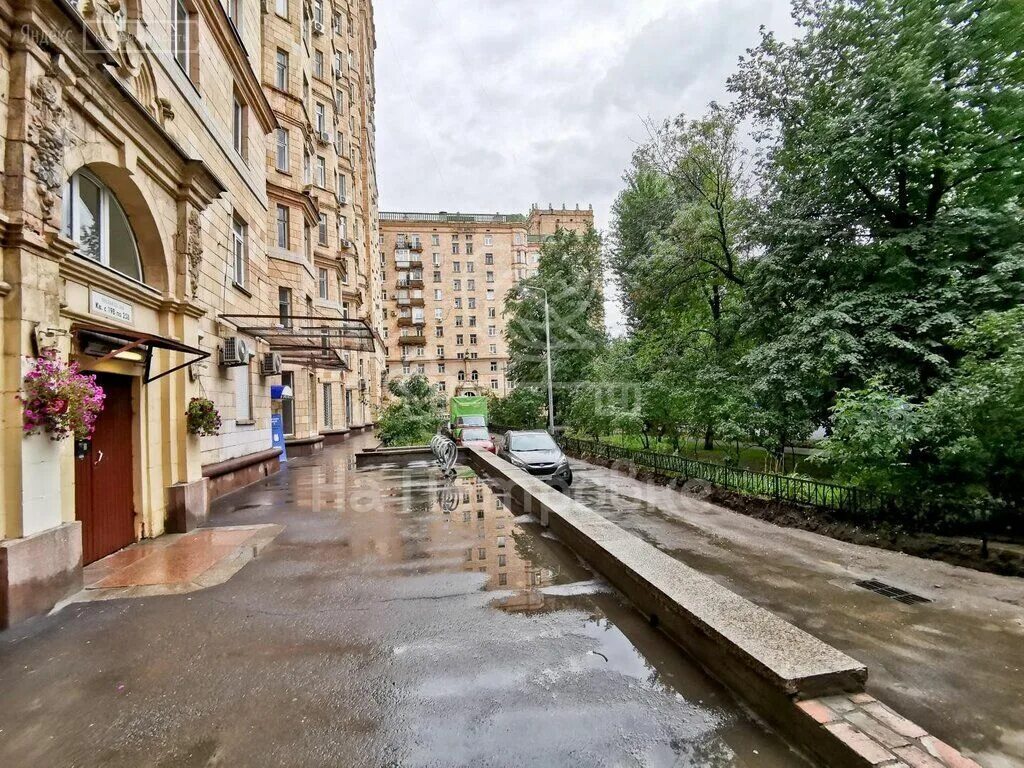 Фрунзенская набережная москва д. Москва фрунзенская набережная 50. Фрунзенская набережная москва д. Дом свергнутых вождей фрунзенская набережная 50. Москва фрунзенская набережная 50.