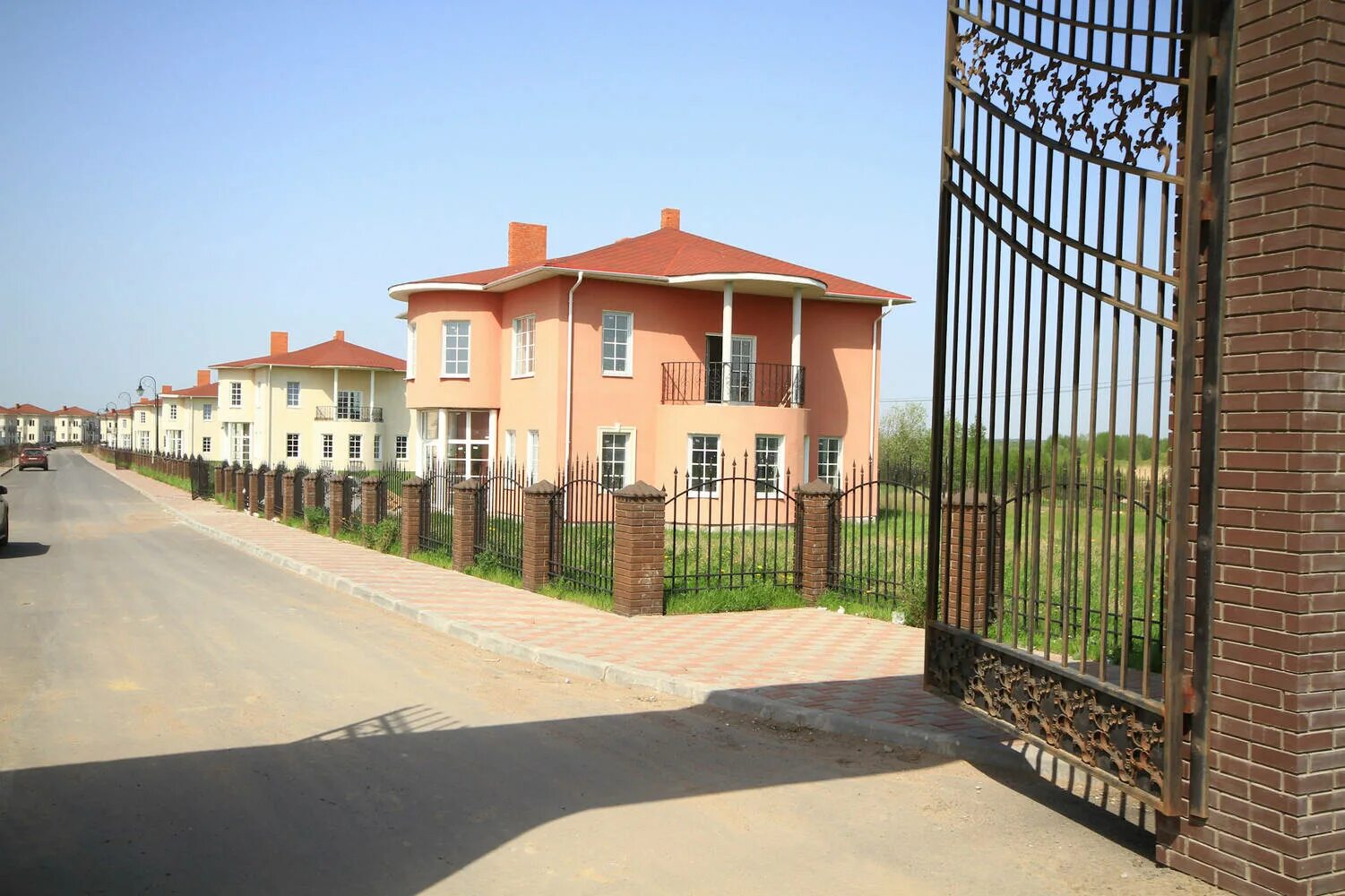 Ропшинские пруды коттеджный поселок отзывы. Ропшинские пруды. Ропшинские пруды коттеджный поселок. Комплекс ропшинские пруды. Ропша коттеджный поселок.