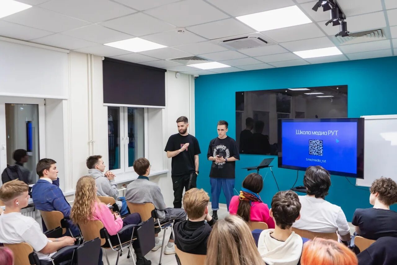 Росмолодежь проекты. Матвей колесник сколтех. Молодежь. Росмолодежь москва. Примеры проектов гранта росмолодежь.