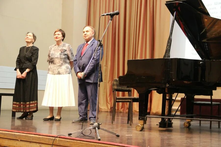 Дмш 3 екатеринбург. Детская музыкальная школа 12. дмш 12 екатеринбург. музыкальная школа 12 минск. дмш 16 екатеринбург официальный.