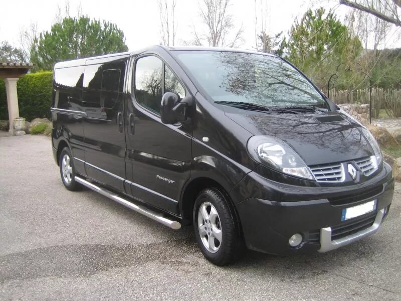 Трафик купить авито. Renault Trafic черный. Renault Trafic Generation. Рено трафик 8+1. Renault Trafic Maxi.