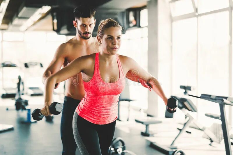 Тренер smart start. Картинка перезанималась с тренером. woman trainer with folder. personal trainer [domiek] [final version]. women with shorts exercises with fitness bent.