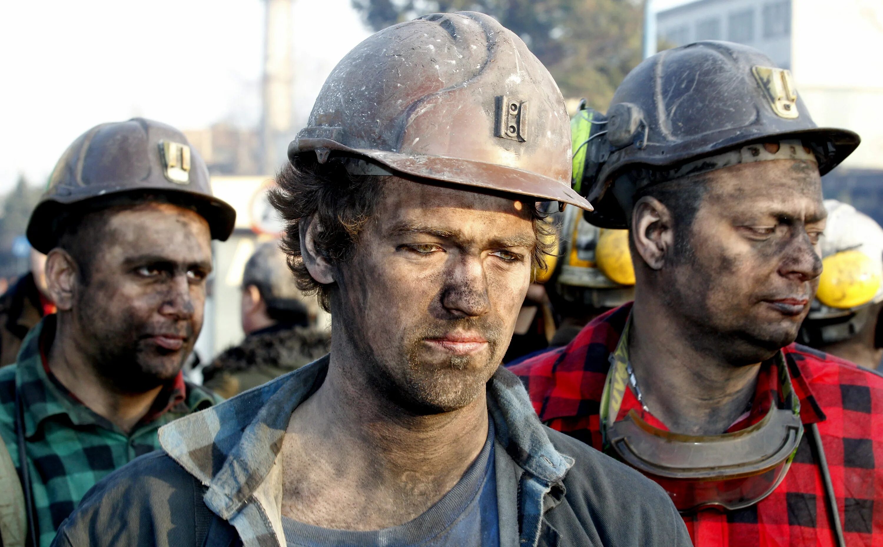 Донецкий шахтер. Профессии в шахте. Шахтер в шахте. Шахтер фотосток. Шахтер профессия.