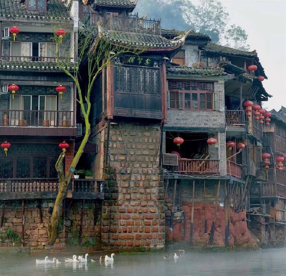 Древняя улица цзиньли (чэнду). Традиционный город. Город лицзян китай. Сучжоу китай улицы. Шанхай чайна таун.