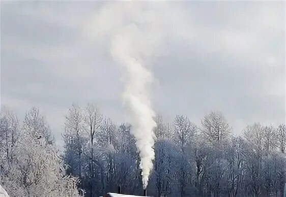 Вьется дым. Тонкая струйка дыма. Золотой дым на черном фоне. Вьется дым. Вьется дым.