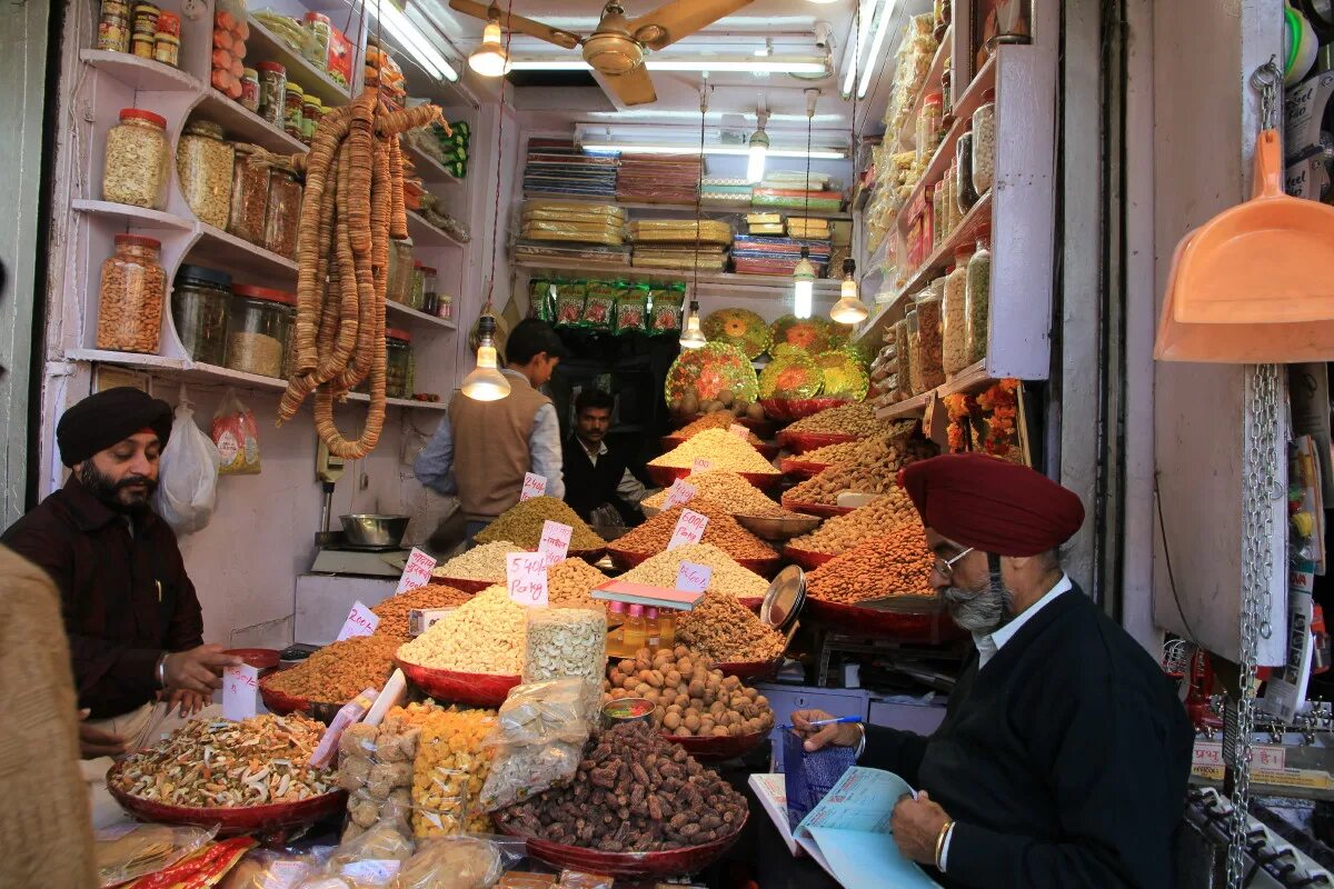 Фермерский рынок в голландии. Самый большой рынок в европе. Рынки мира. Рынок продуктов питания. Большой рынок серетинский.