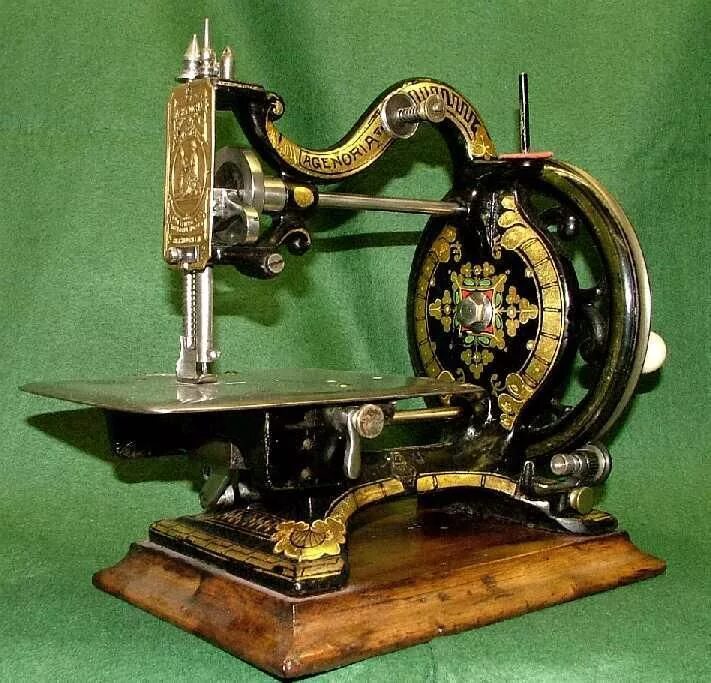 Швейная машинка Швеймаш старинная. Швейная машинка Зингер 1867 года. Сон швейная машинка