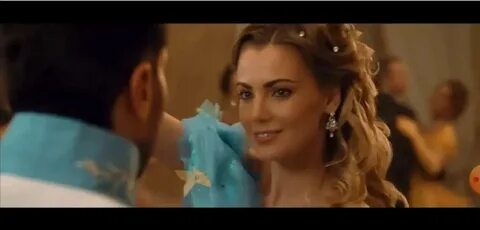Чем она его зацепила