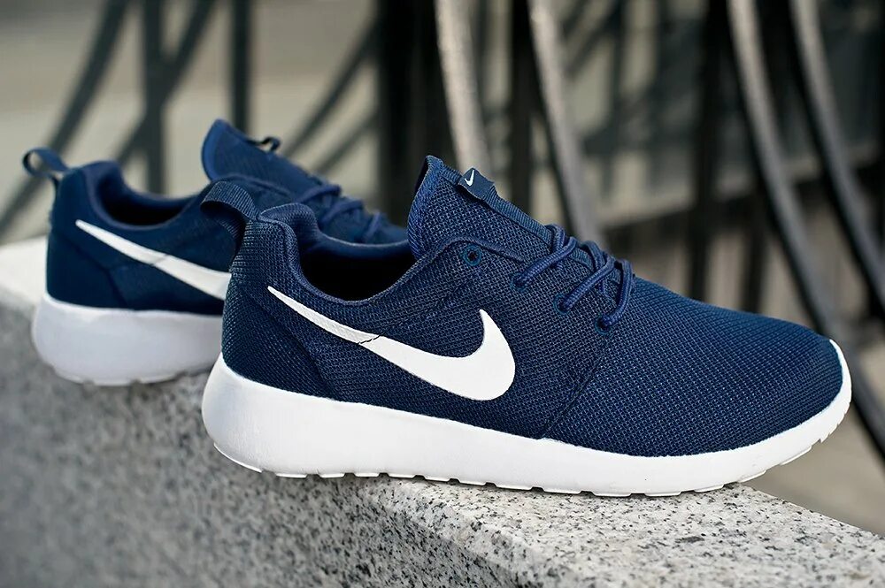 Летние мужские nike. Nike Roshe Run. Кроссовки Nike Roshe Run мужские. Nike Roshe Run синие. Кроссы найк мужские 2021.