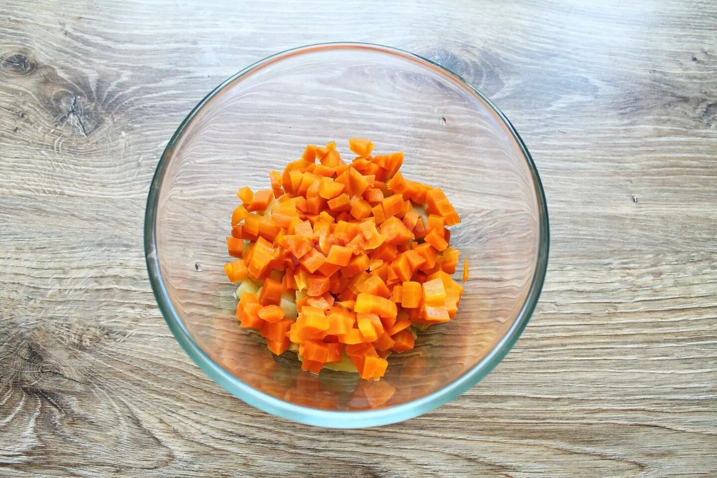 Морковь для винегрета. Овощи для винегрета. Морковь для винегрета. Овощи нарезанные ломтиками. Нарезанное для винегрета.