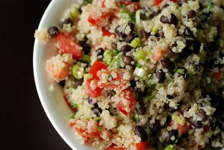 greek quinoa salad with feta Greek quinoa salad, Greek salad recipes, Healthy ap
