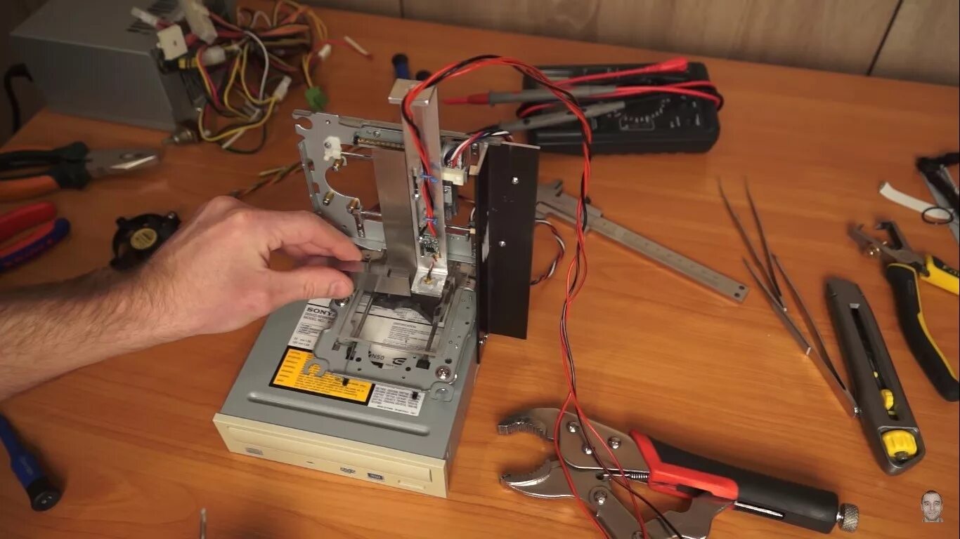 Лазерный гравер из dvd. Лазерный гравер из двд привода. 3d принтер из cd-rom. лазерный гравер из сд приводов. чпу из двд и ардуино.