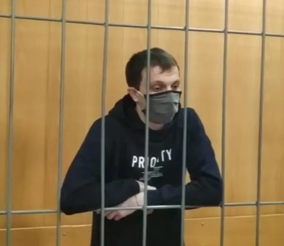 Мужика посадили в тюрьму. Николай бабарика. садят в тюрьму.