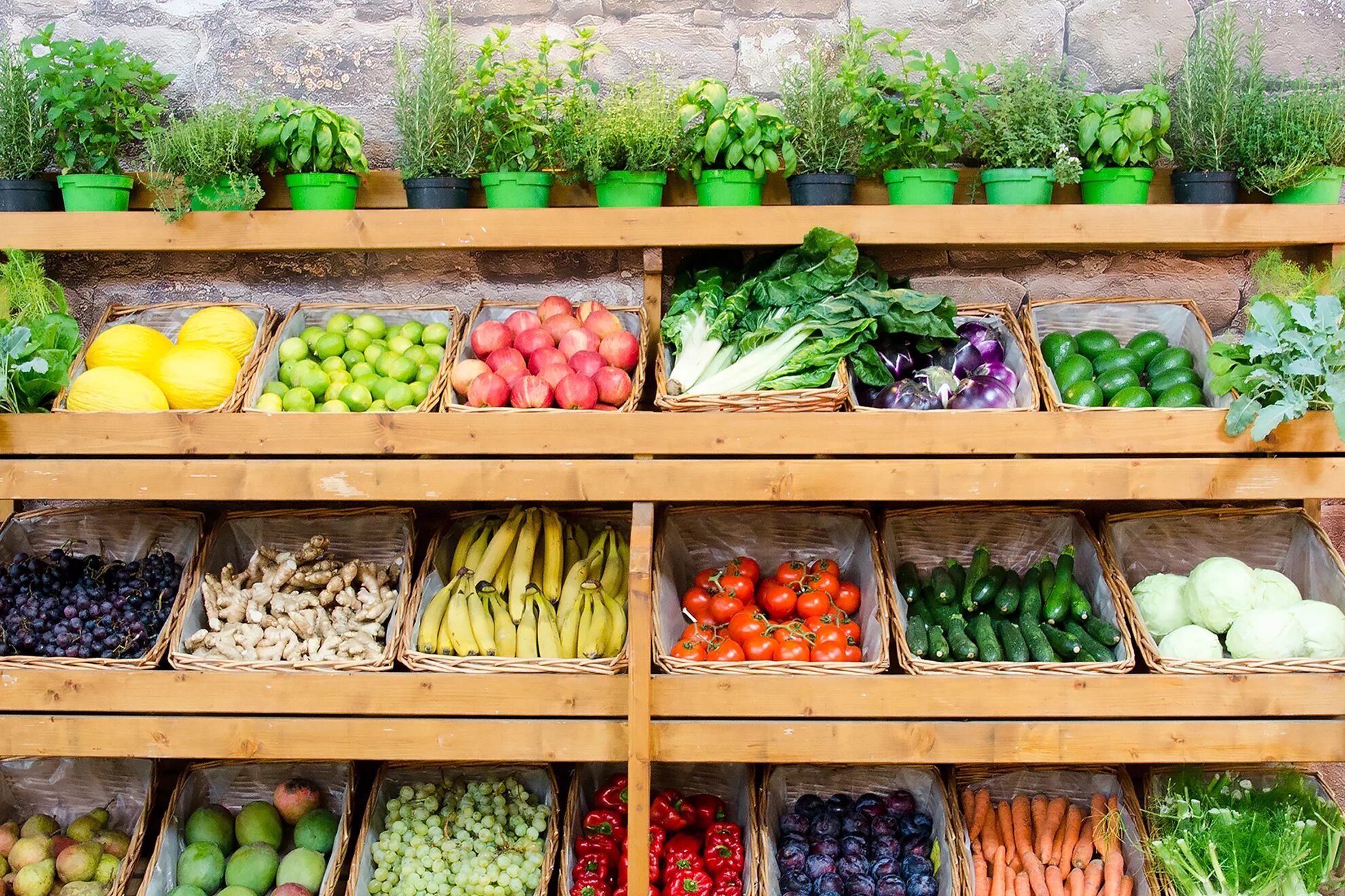 Vegetables shop. Овощи на прилавке. Полки для фруктов и овощей. Прилавок для овощей и фруктов. Стеллажи для овощей и фруктов.