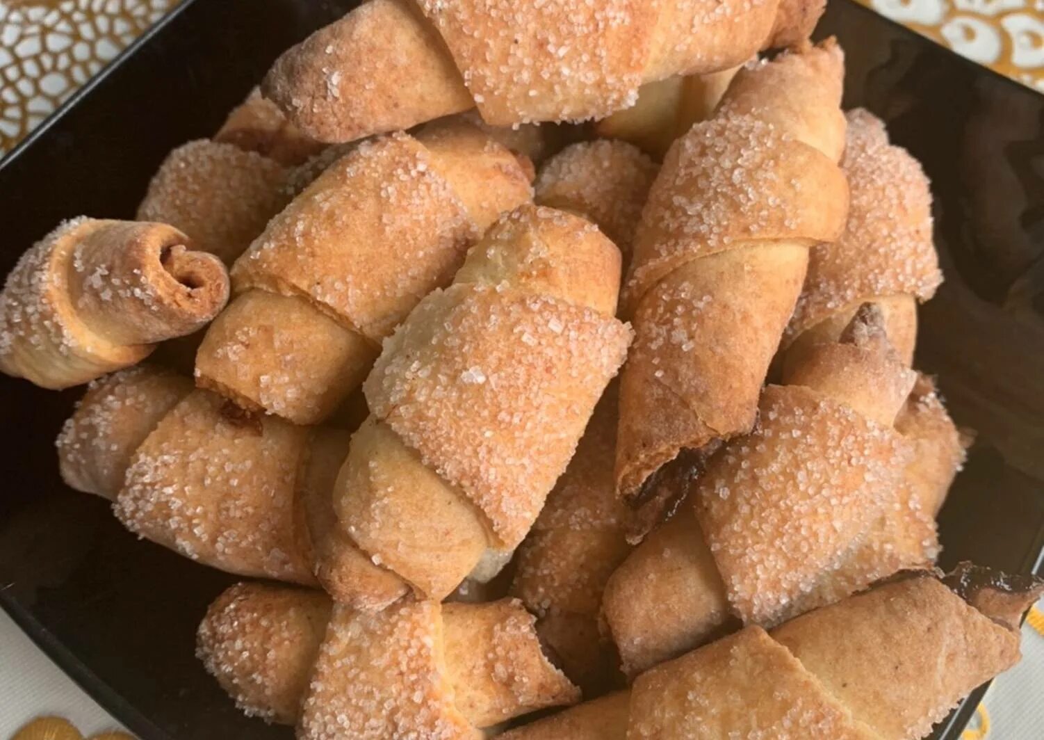 Рогалики быстро и вкусно. Печенье рогалики. рогалики с творогом. печенье рогалики с повидлом. рогалики с джемом.