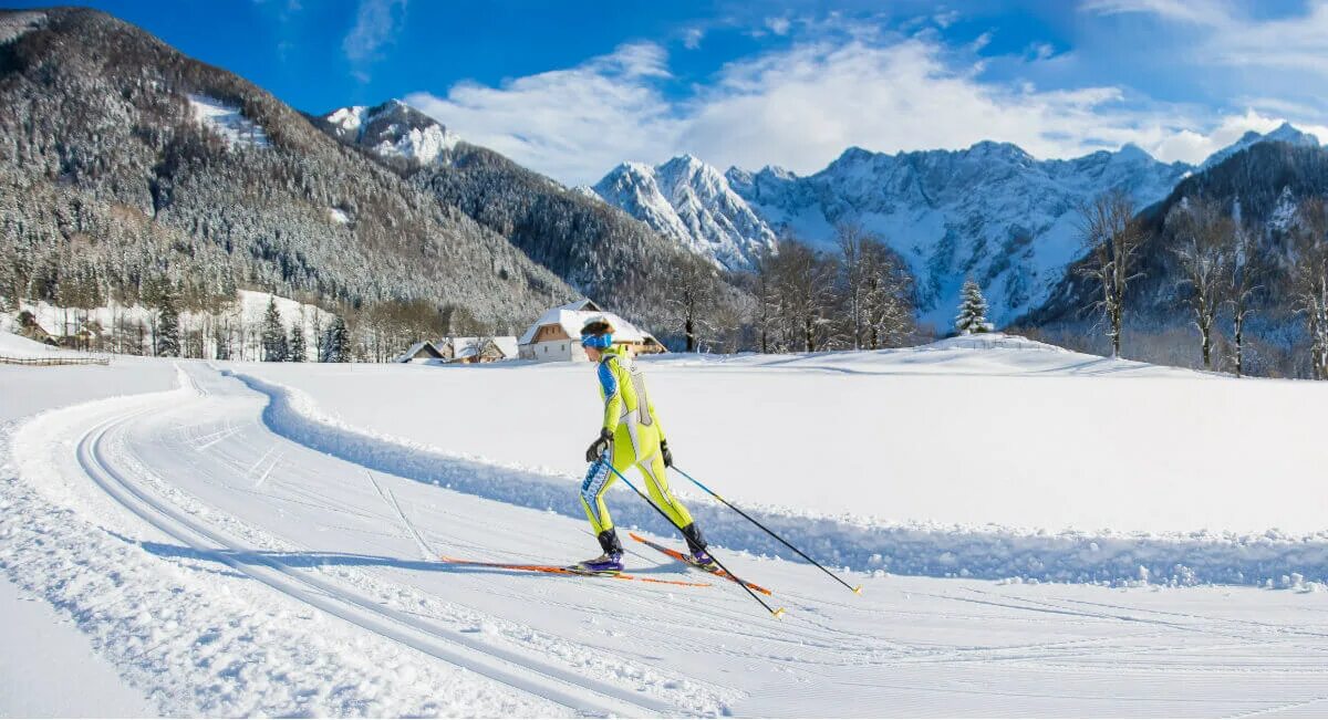 Планица Словения. Беговые лыжи. Современные лыжи. Катание на лыжах. Skiing track