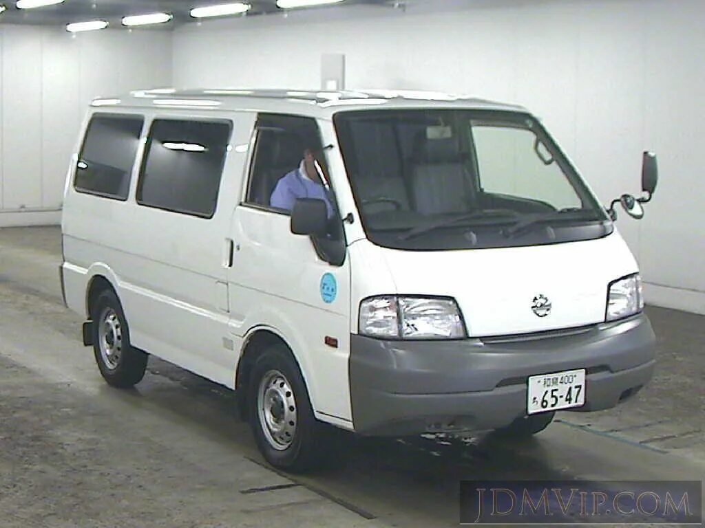 Toyota vellfire 2019. Тойота велфаер гибрид владивосток без пробега. Ниссан бонго микроавтобус. Минивэн тойота ноах 2015. Тойота хайс 2008 микроавтобус.