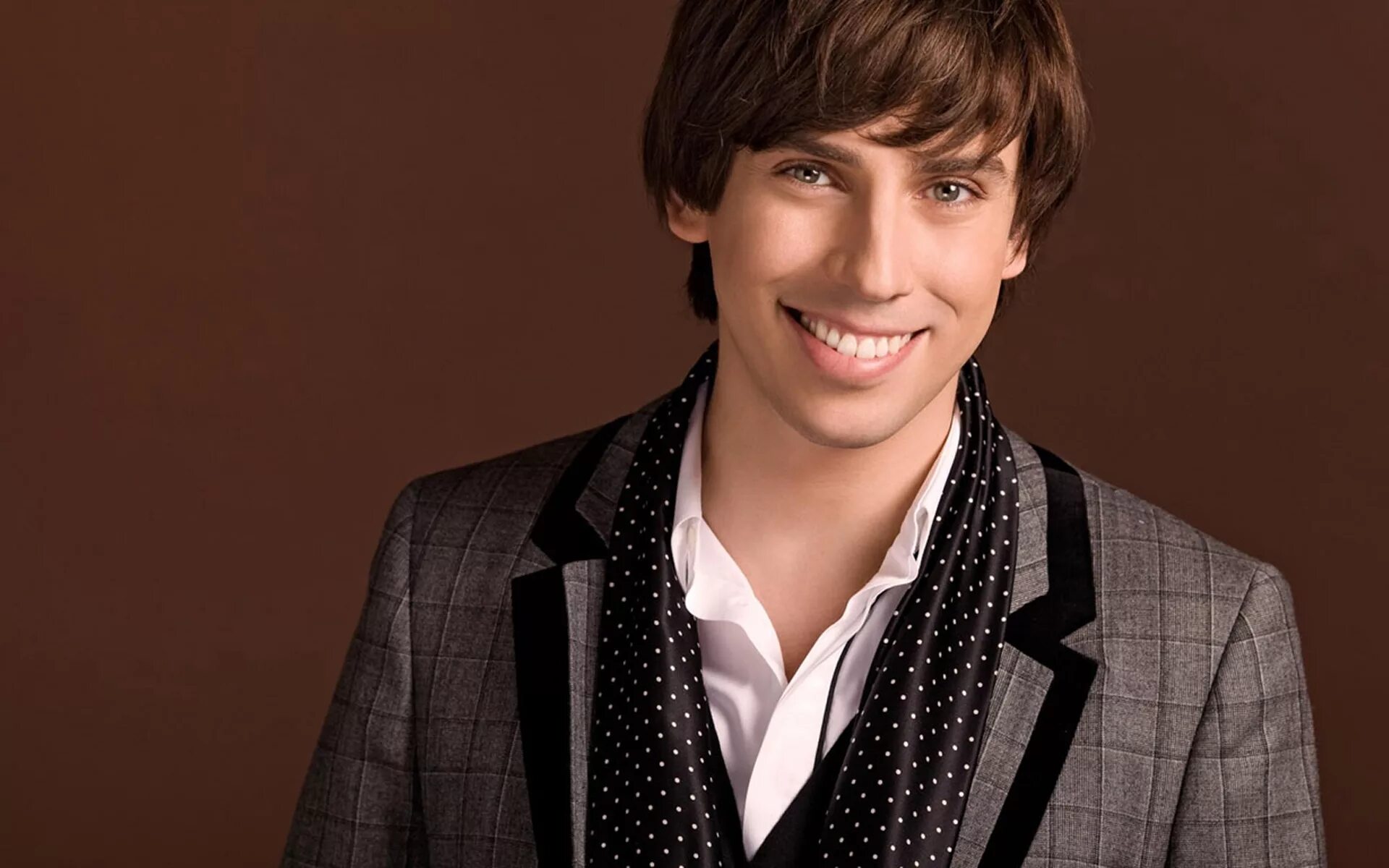 Как позвонить максиму. Как позвонить максиму. Галкин певец. Звонить. Интерфейс приложения такси.