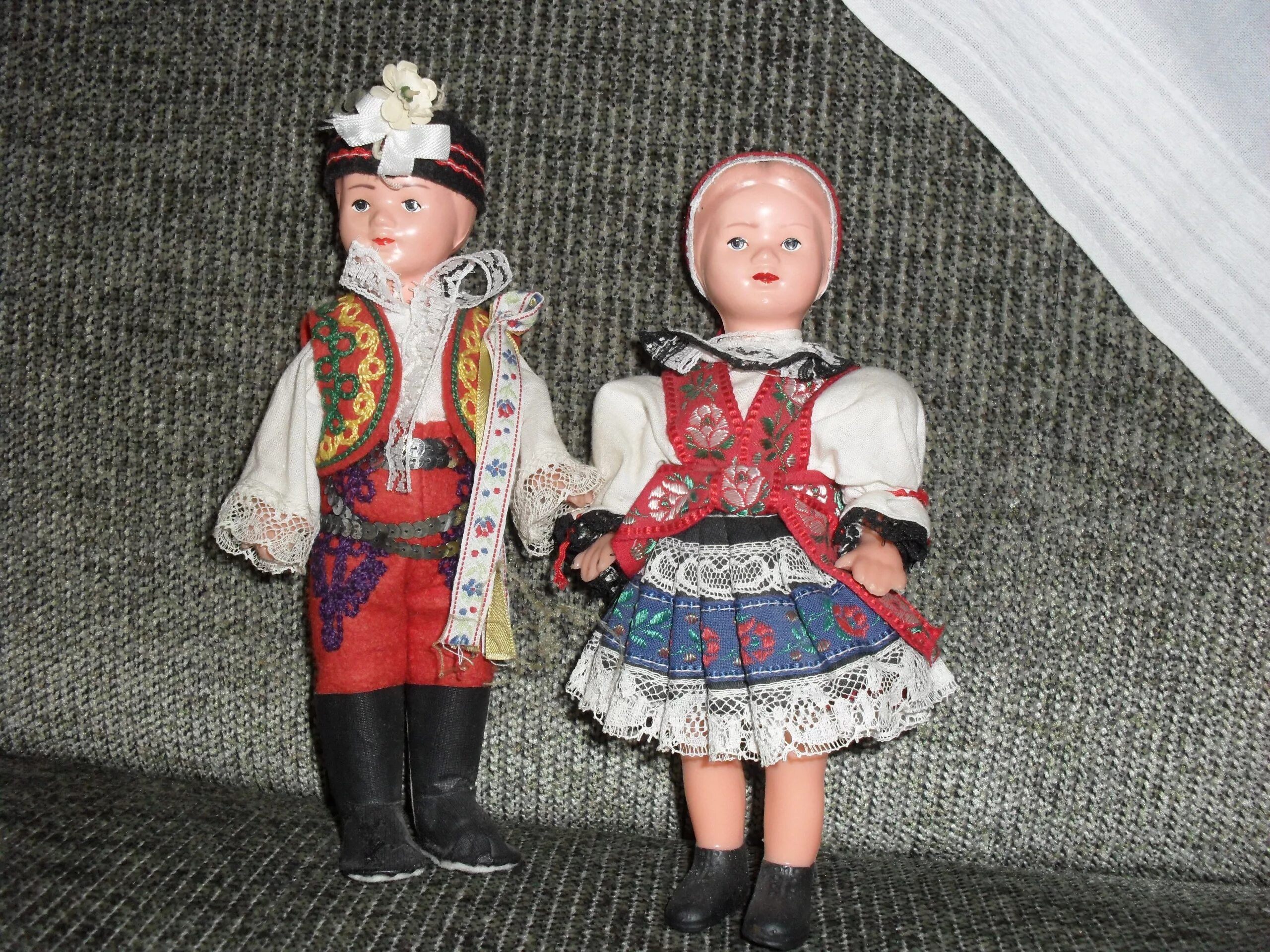 Купить кукол в национальных костюмах. Чешские куклы Фатра. Национальные куклы. Куклы в национальных костюмах народов. Кукла в национальном наряде.