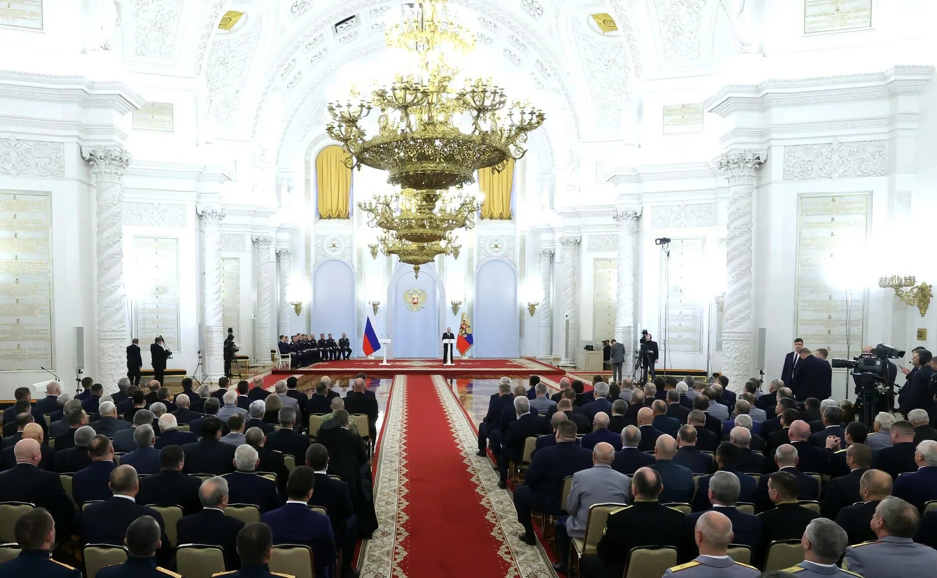 Георгиевском зале большого кремлевского дворца. Награждение героев России в Кремле. Сайт президента рф kremlin ru