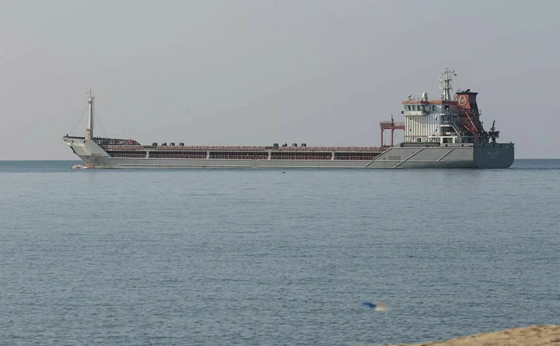 Суда 6 ноября. Корабль с зерном. Российские корабли в порту Одессы. Украинский корабль. Корабль покидает порт.