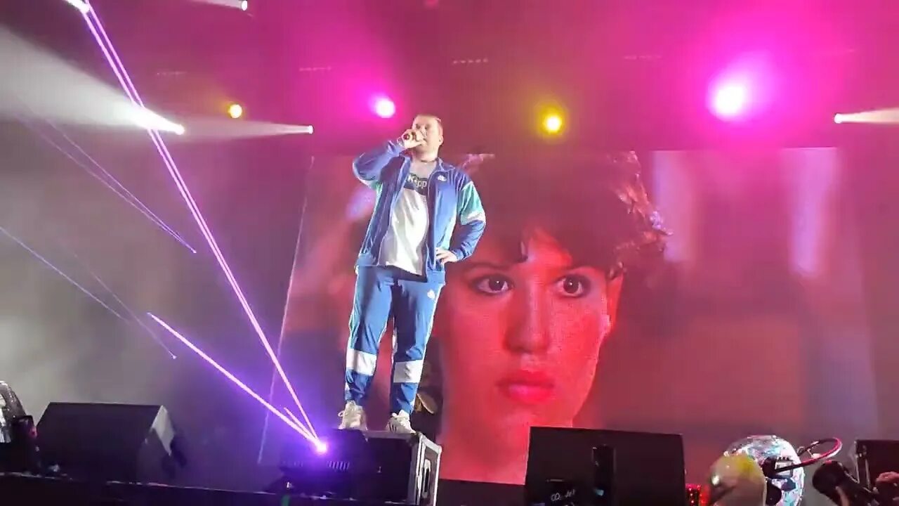 Dead blonde концерт. Восьмиклассница исполнитель. Героиновый шик на гитаре аккорды. Восьмиклассница альбом. Gspd восьмиклассница.